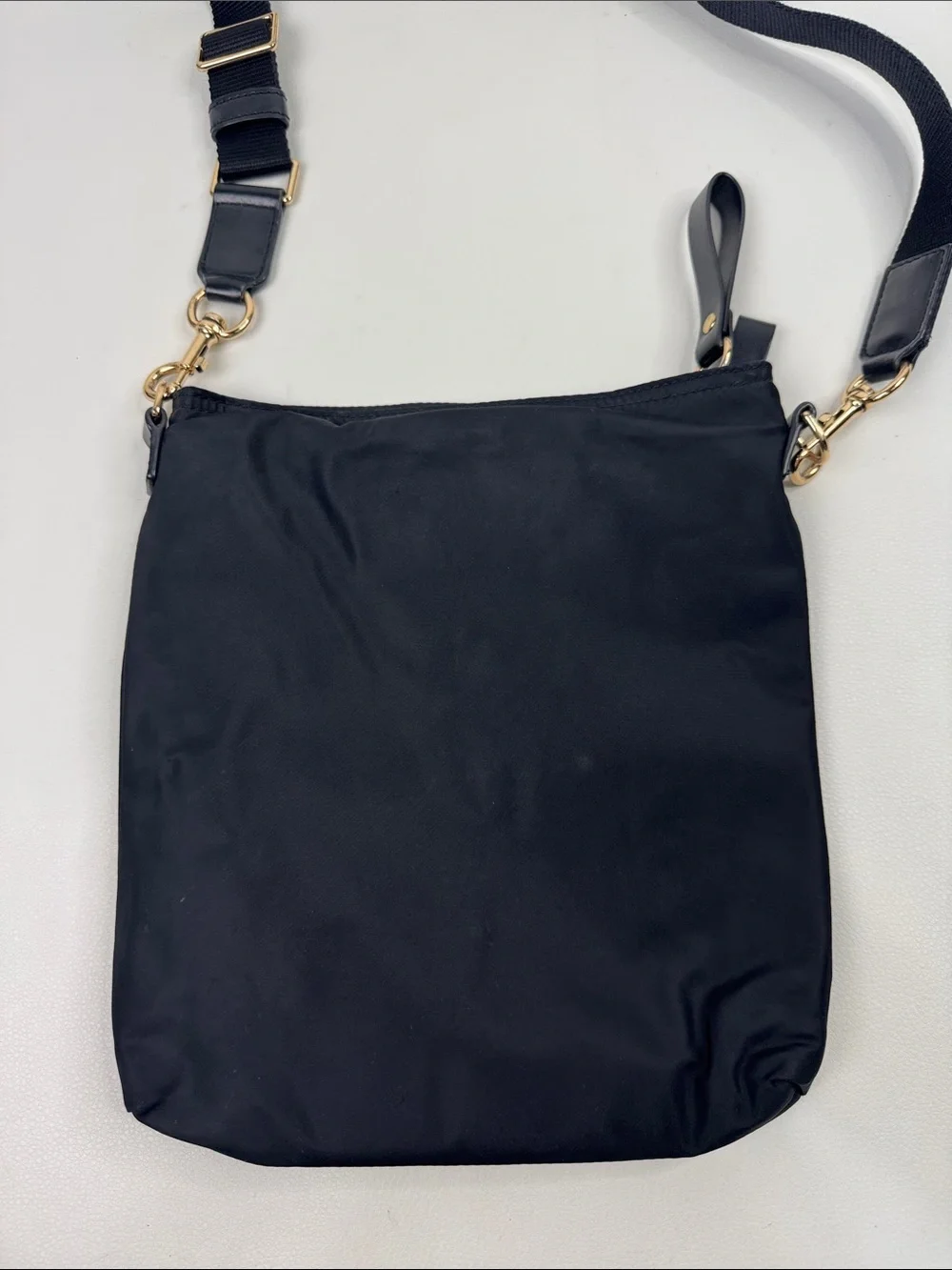 Tory Burch Black Nylon Crossbody Gold Zip Hardware Adjustable strap Designer